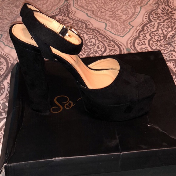 Heels - Picture 4 of 4